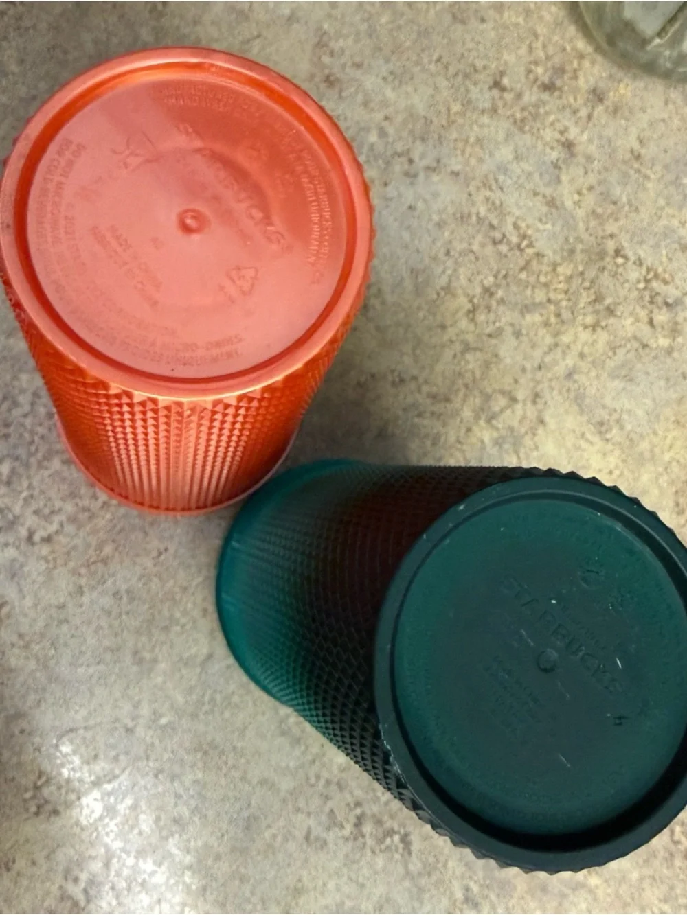 2 Starbucks venti cold cups
